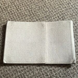 💼 Anthropologie Elegant Leather Laptop Case